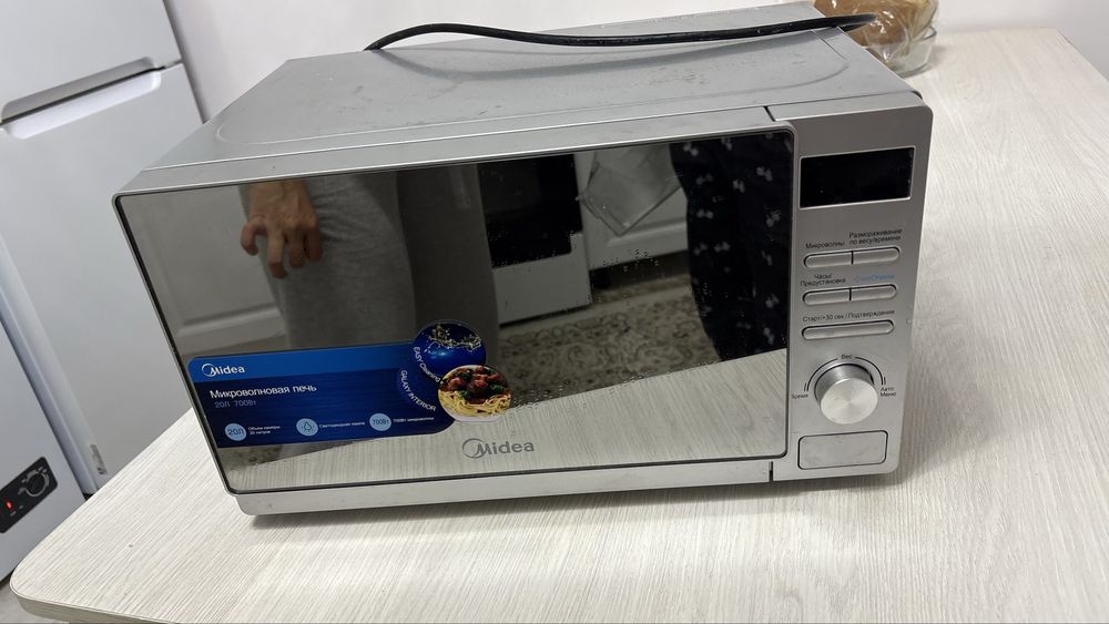 Микроволновка Midea