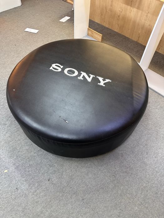 диван  круглый кожаный