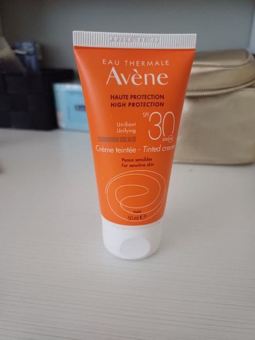 козметика Clarins,,Rene furterer, YSL,Lancome