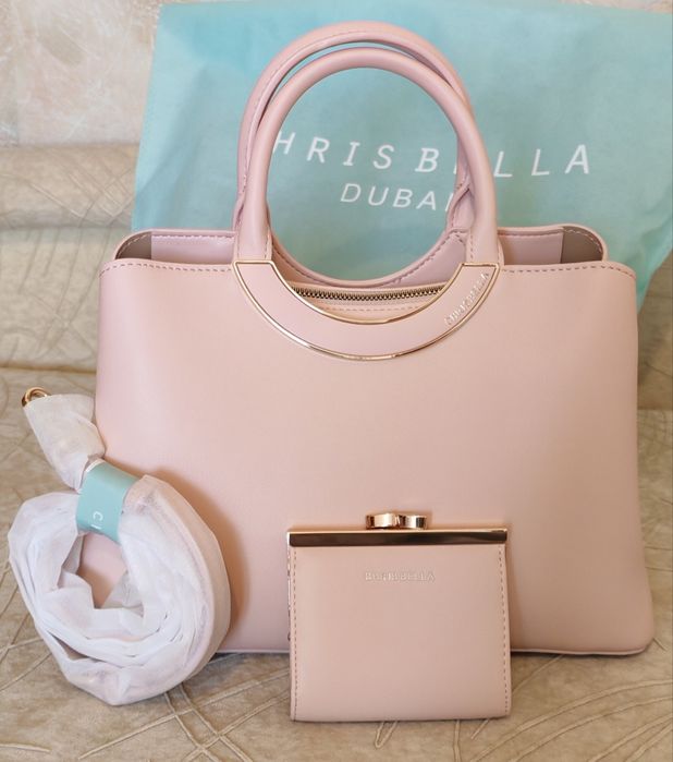 Дамска чанта. Цвят- пепел от рози. Подходяща както в ежедневието, така и за специални поводи!