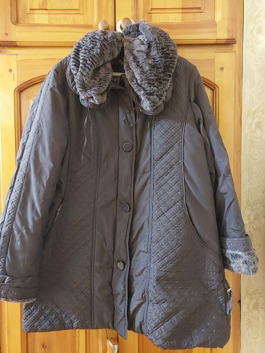 Зимняя куртка в отличном состоянии. Размер 54-56.