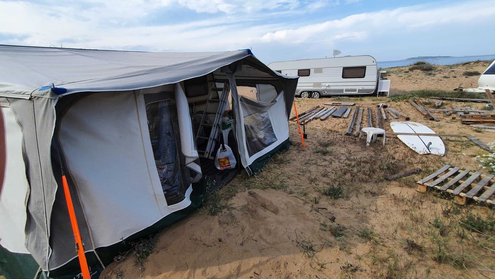 Каравана LMC Luxus 500 на Градина