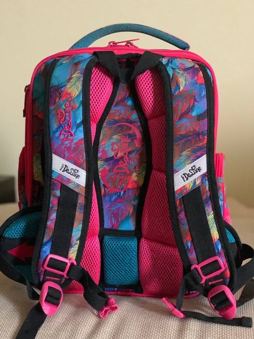 Отлична ученическа раница DeLune