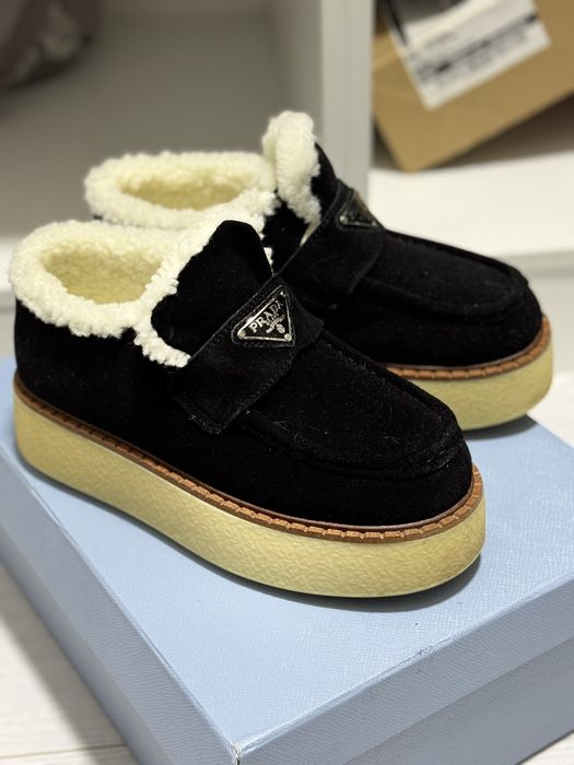 Продам обувь теплую 40 размер