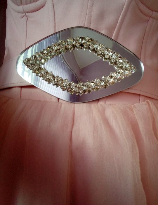 Официална рокля .