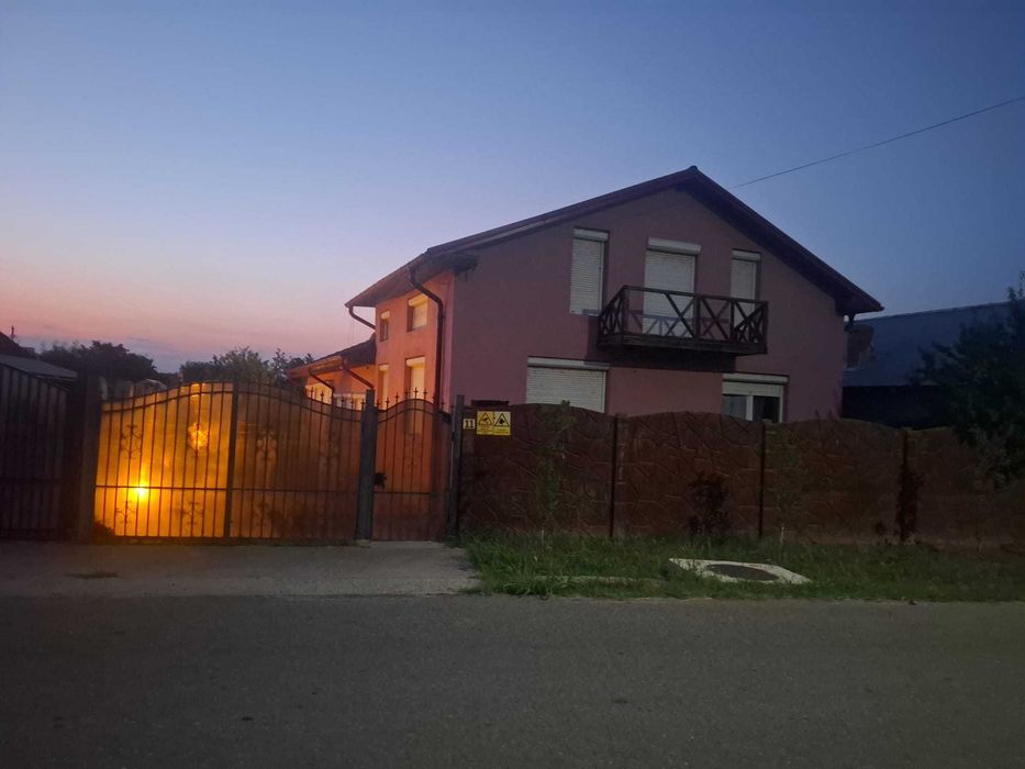 Vand casa frumoasa 5 camere cu gospodarie completa  teren 1800 m ,in Carna  Jud.Dolj