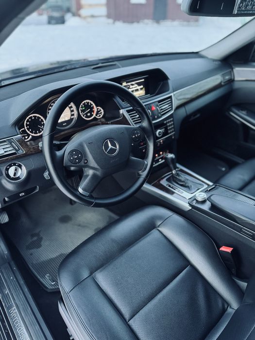 Mercedes-Benz E200, 2010 года