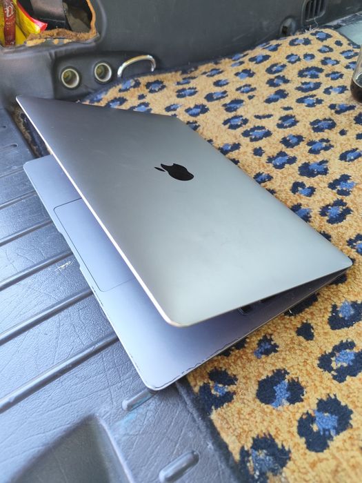 Macbook Air  2020