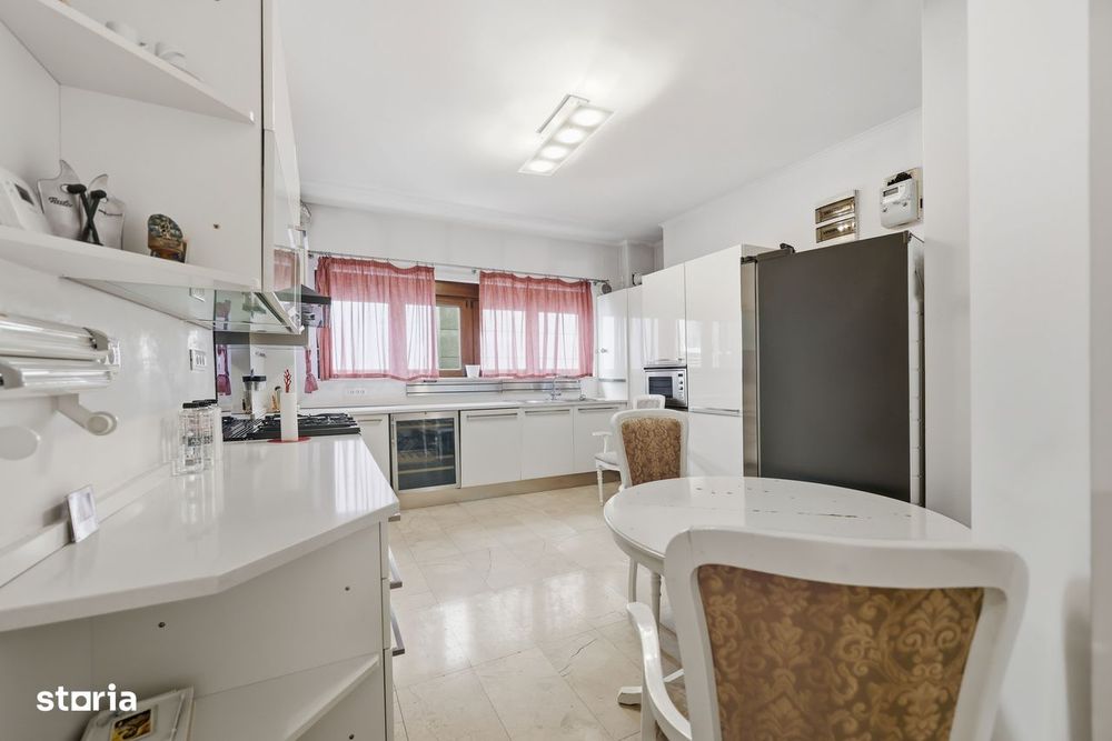 Apartament cu 3 camere de închiriat | Primaverii