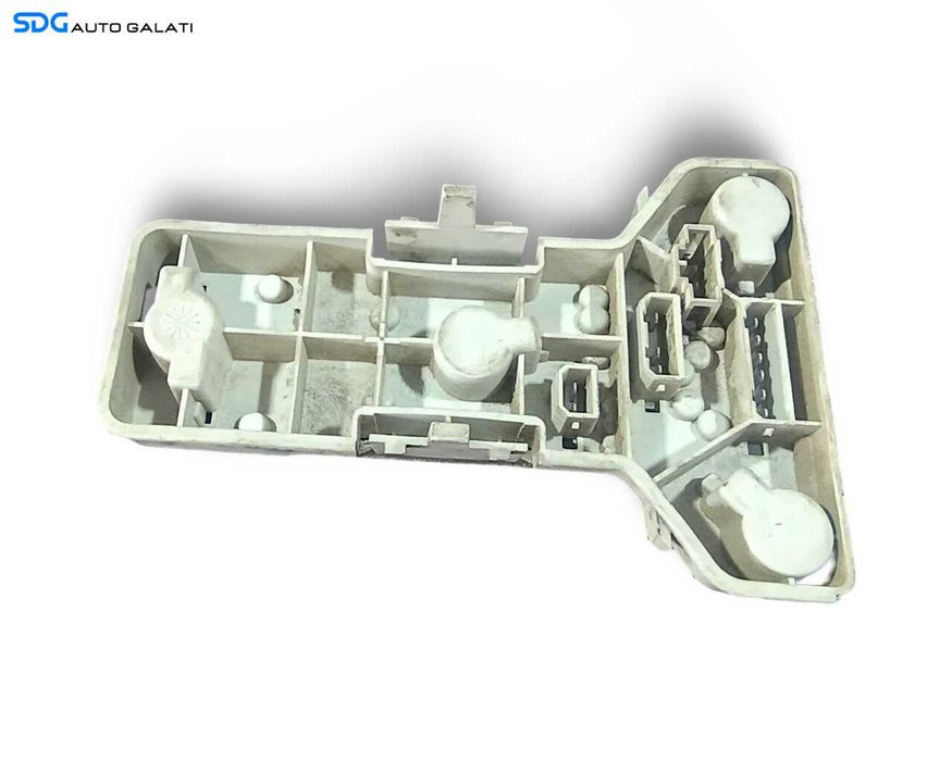 Soclu Suport Bec Becuri Stop Tripla Stanga Volkswagen Passat B5 1997 - 2001 Cod 3B5945257 [LR9416]