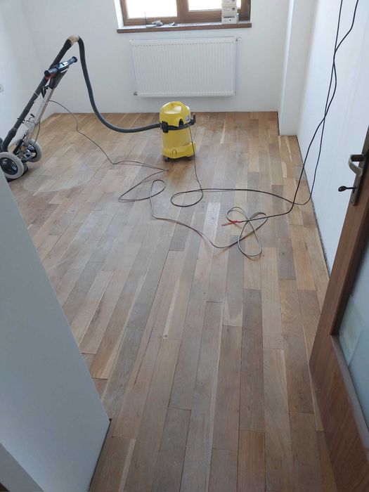 Raschetare, reconditionare, montare parchet masiv si stratificat