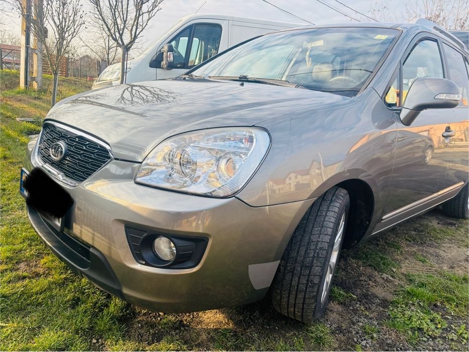 KIA Carens an 2012