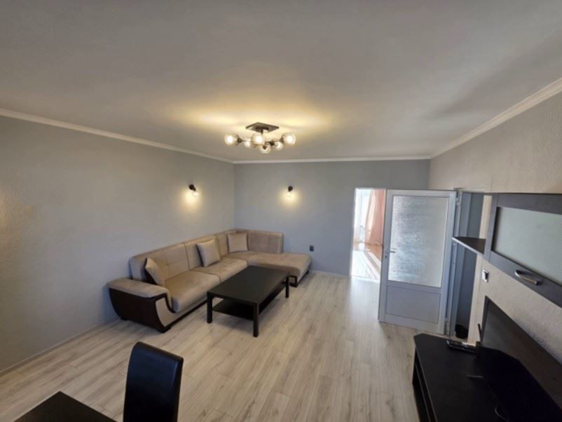 Тристаен апартамент под наем Люлин 7