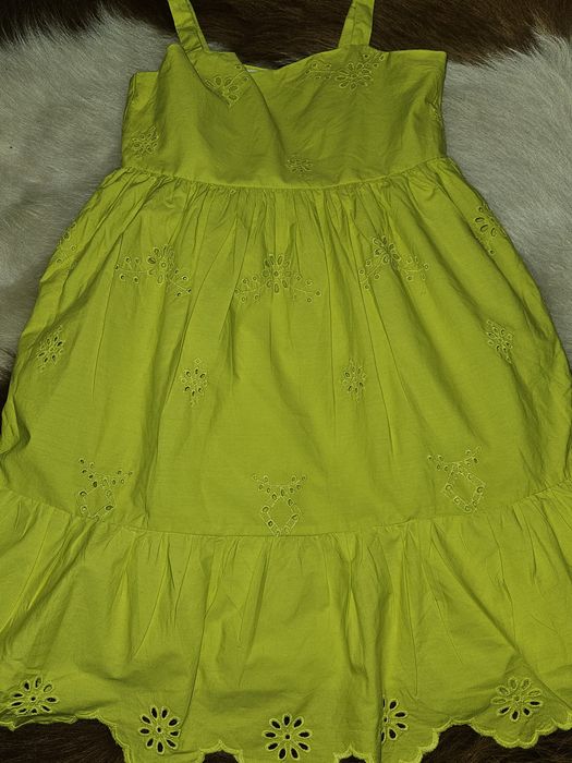 Vand rochie Zara fetite 10 ani 140 cu broderie