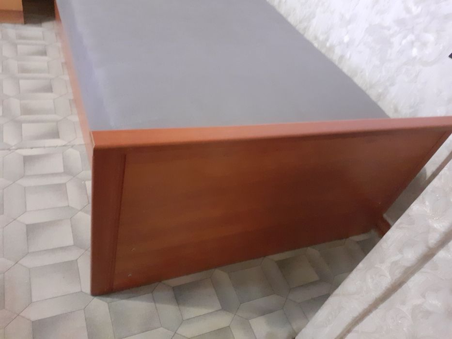 Продам кровать .