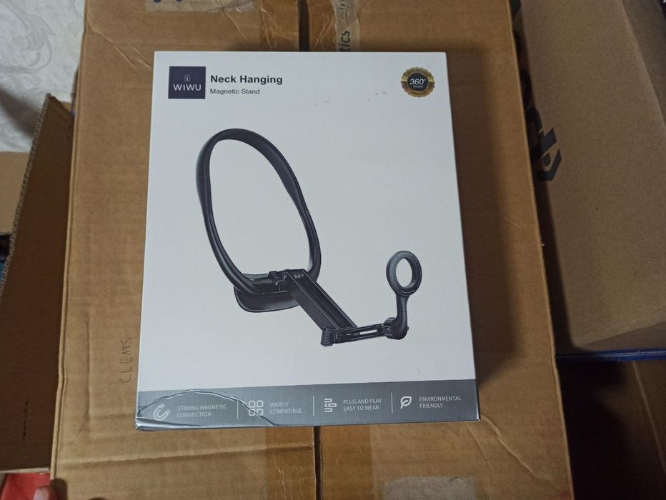 Магнитный держатель для смартфона (крепится на шею). Новое