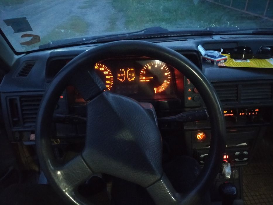 Продам Мазда 323