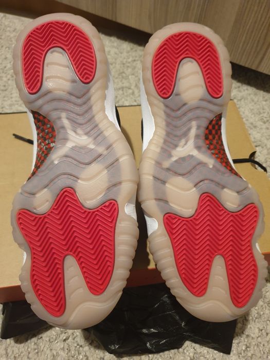Jordan Air Jordan 11 Retro  mărimea 40,5