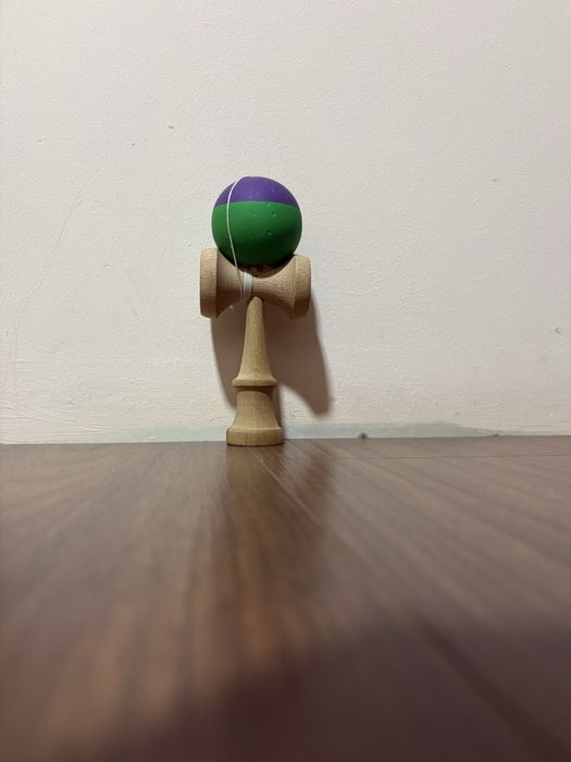 vand\schimb kendama nelansata rară CITITI DESCRIEREA