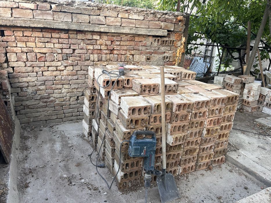 Продавам  тухли четворка