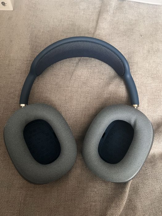 Airpods max sky blue