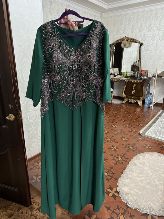 Вечерние платья.