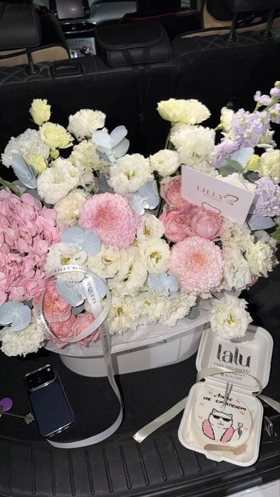 Продам Цветы от Lilly получила 12.08