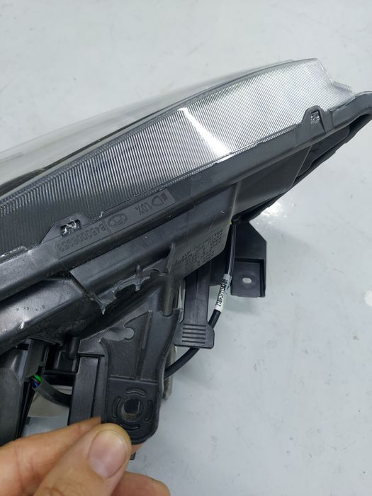 Фара левая Лада Веста