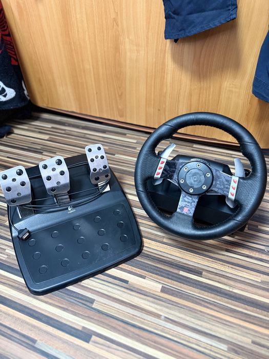 Vand logitech g27 impecabil