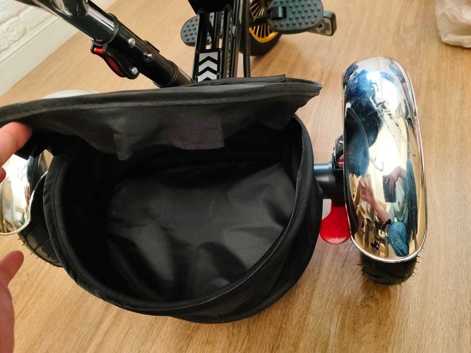 Multifunctional, convertible bike stroller. Lightly used, almost new