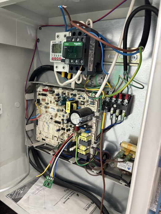 Термопомпа Gree 48000btu 13,5KW