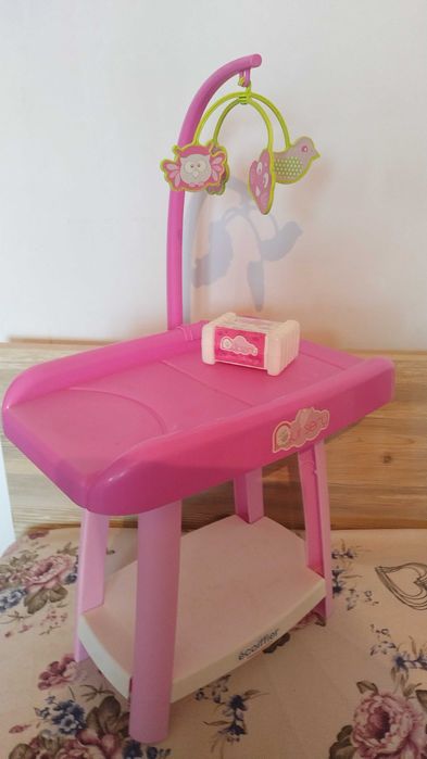 Детска маса за повиване на кукли