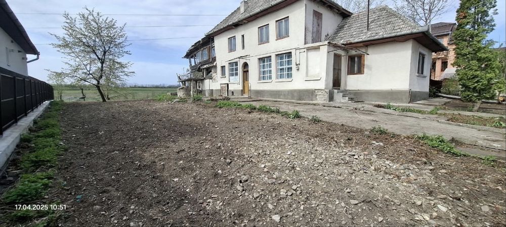 Casa cu teren 1600 mp pe strada Romana,toate utilitatile si fantana