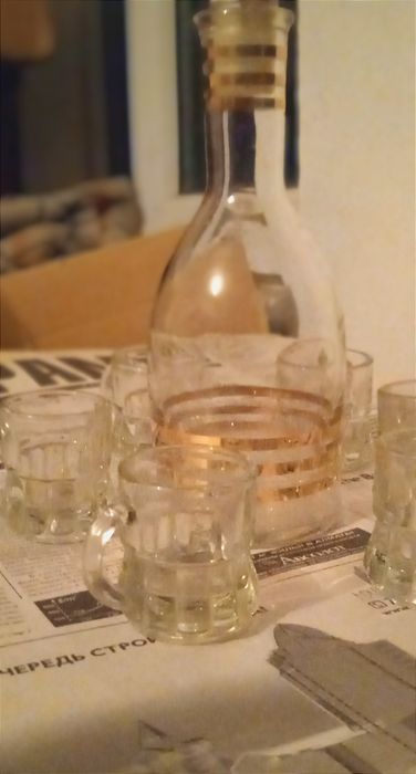 Графин стеклянный + 6 стопок'