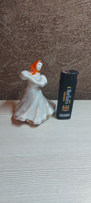 Фарфоровые статуэтки