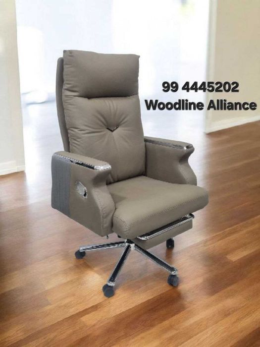 Офисное кресло для руководителей премиум класс МИНИСТР