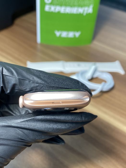 Apple Watch 11 / 46 mm / GPS / Gold