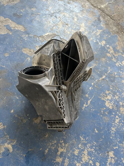 Carcasa filtru aer audi a4 b8 a5 q5 1.8tfsi 2.0tfsi cdnd 8R0133835AH