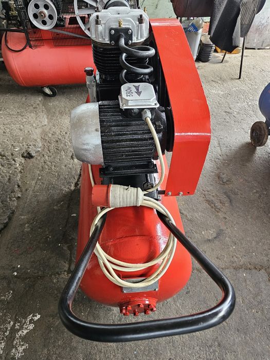 Compresor romănesc ECR 350 200 litri 380v si 220v