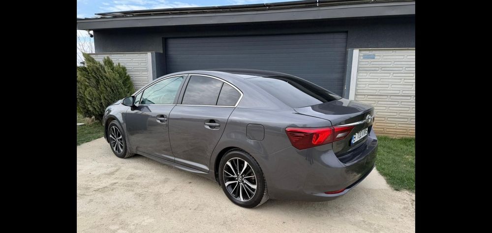 Toyota Avensis Benzina 1 8.+ GPL