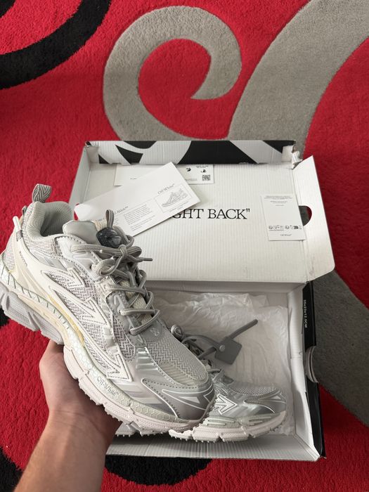 Off-White “Be Right Back”