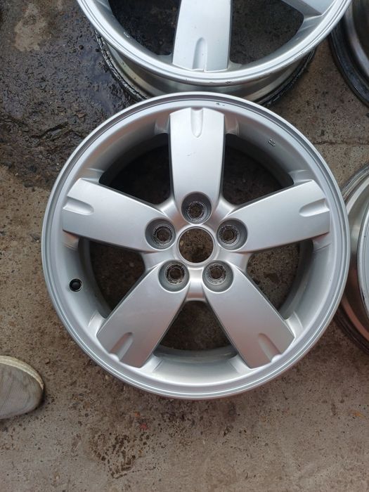 Продам оригинальные диски R17  на MITSUBISHI
