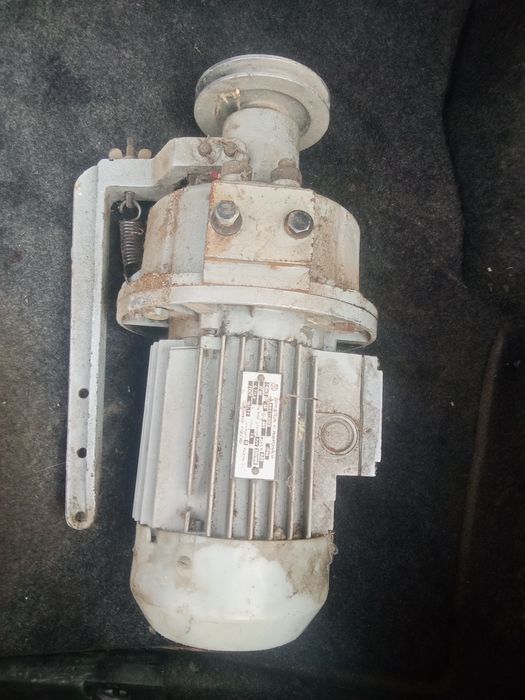 Двигатель оверлок