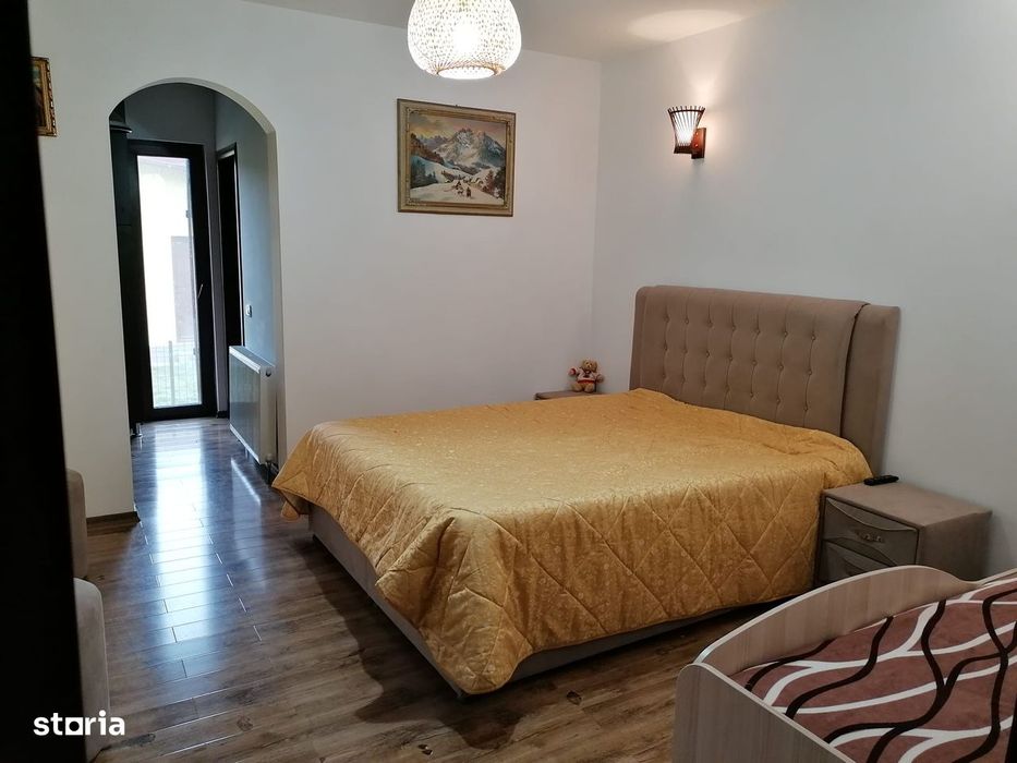 Casă de vânzare în Curtea de Argeș.