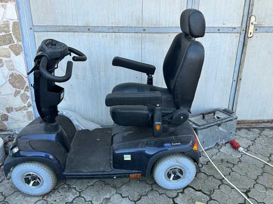 Vand carucior electric pentru persoane cu dizabilitati