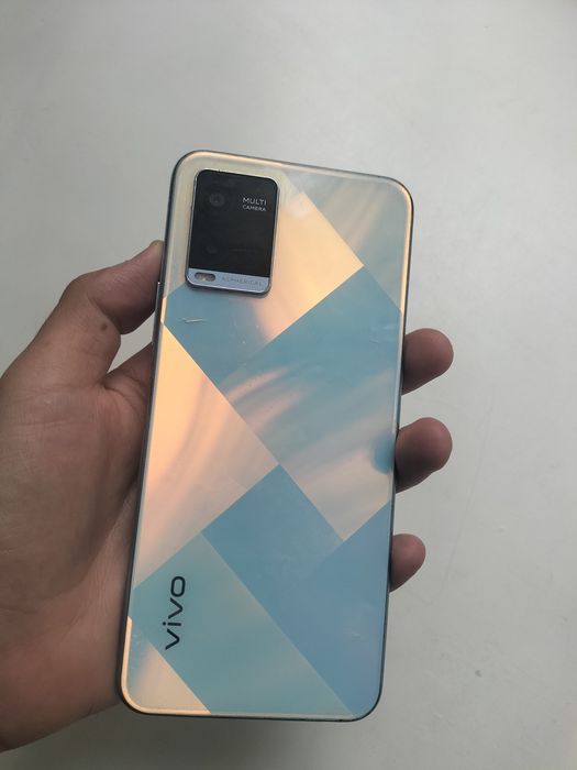 продам телефон vivo y21