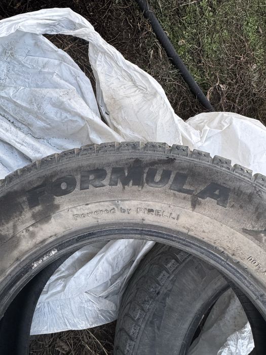 Продам комплект шин 215/65/16