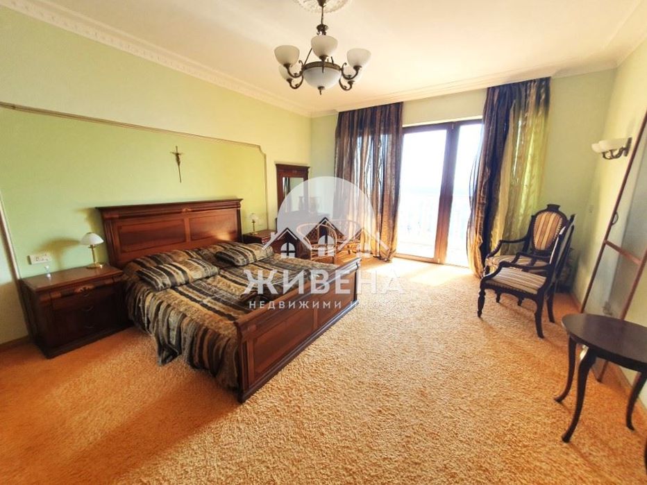 Продава луксозен 3-стаен апартамент, к.к.Слънчев ден, първа линия
