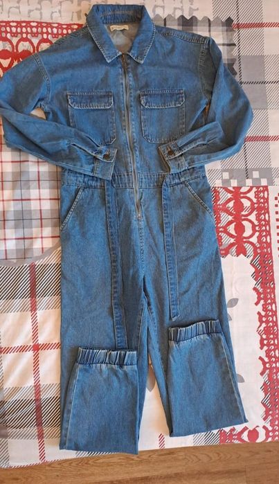 Продам Джинсовый Комбинезон
