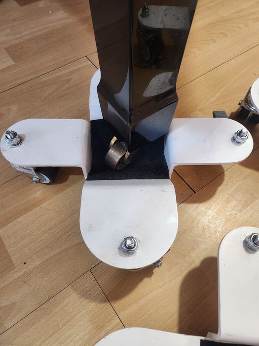 Колела за рояли за сцени